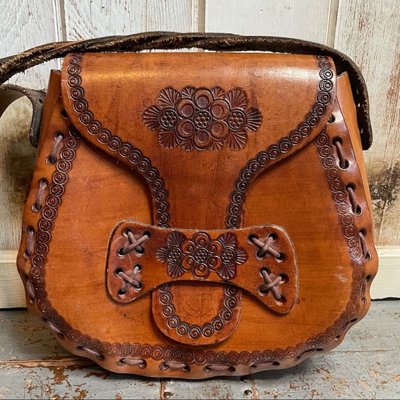 Vintage Handmade Leather Purse - Picture 2 of 11